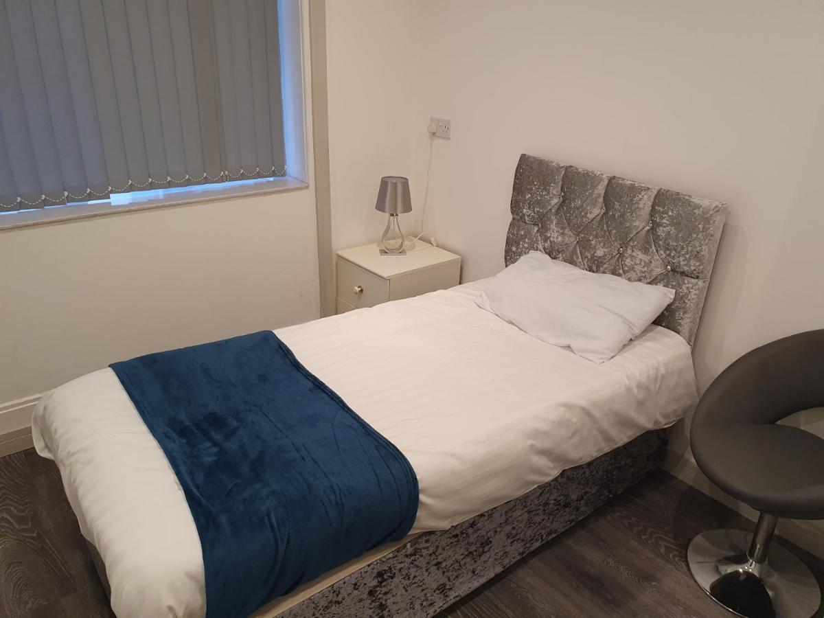 Modern Centre Homestay Liverpool